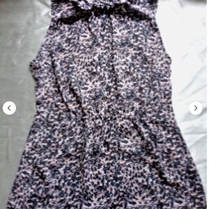 H&M Womens sleeveless blouse pink black patterend cinch waist frilled neck sz8